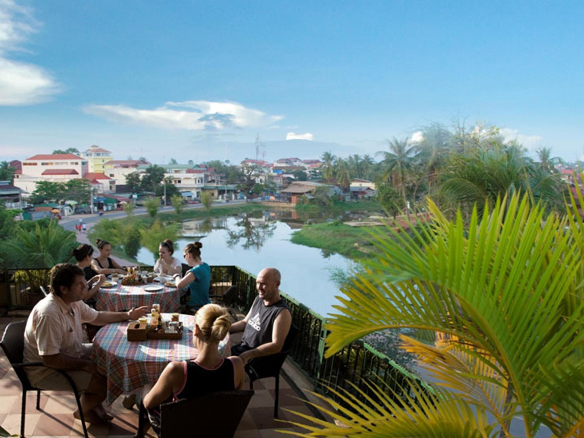 Siem Reap Riverside Hotel Eksteriør billede