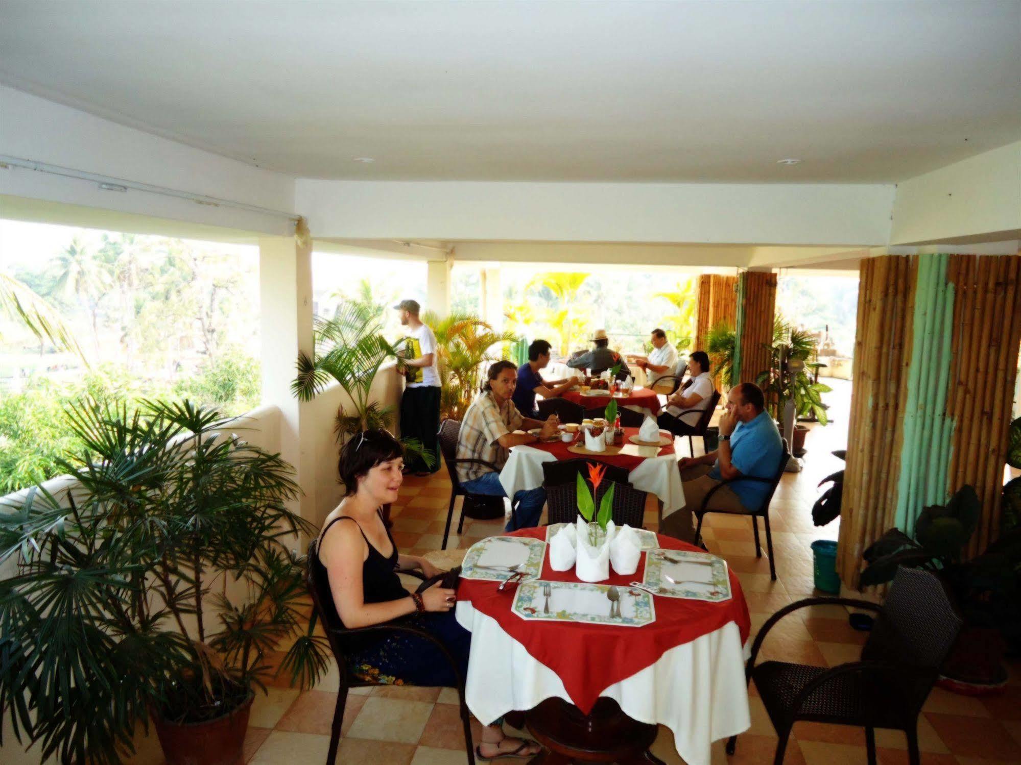 Siem Reap Riverside Hotel Eksteriør billede